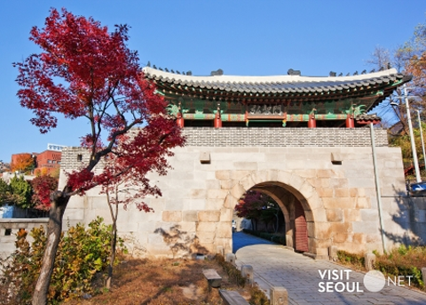 홍지문 탕춘대성 이미지